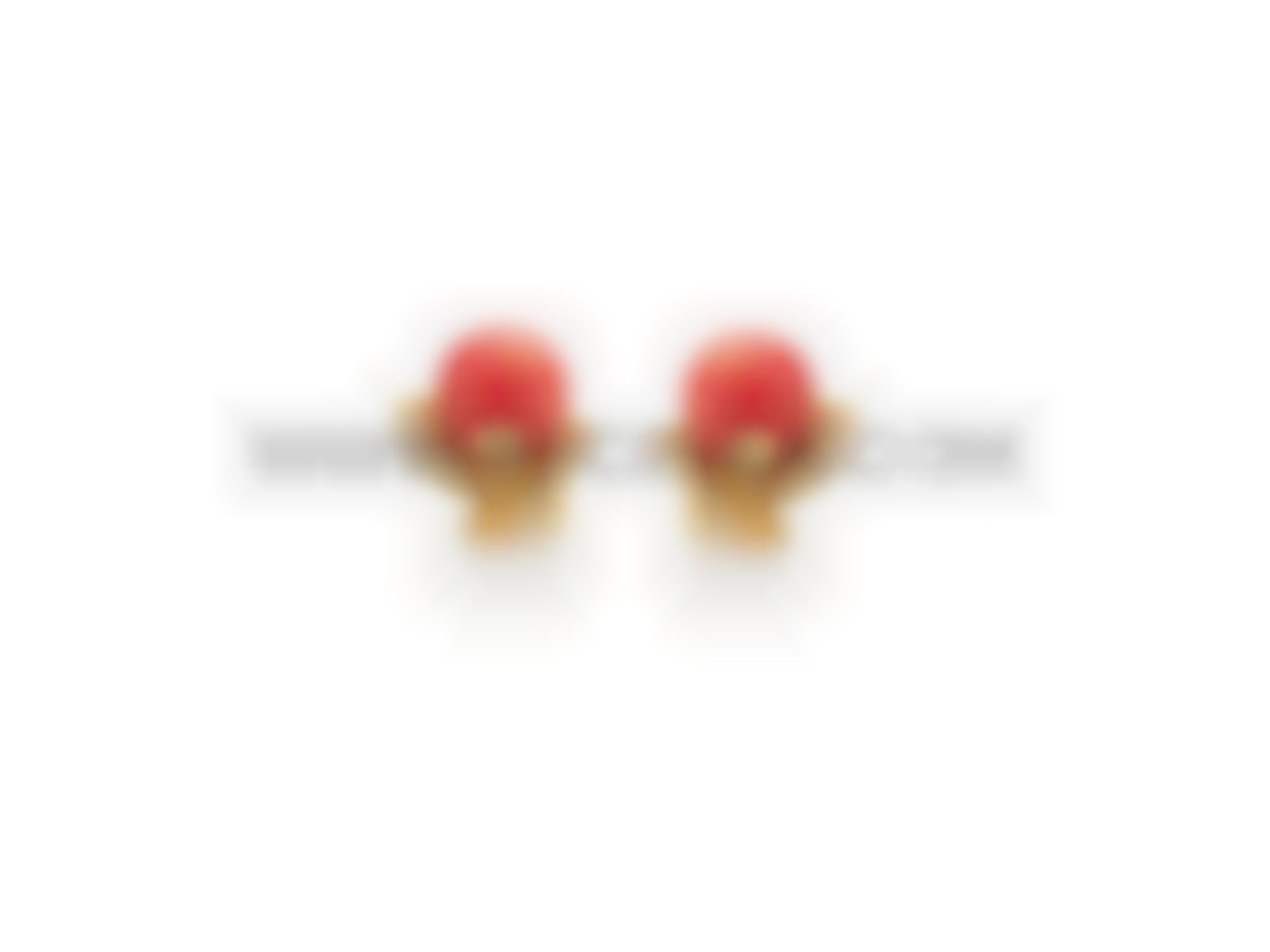 Earrings with gold and coral 