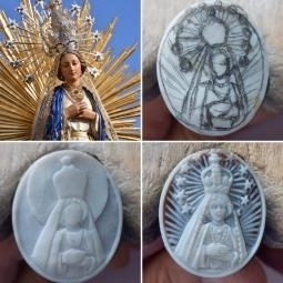 Holymother carved on natural seashell 