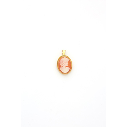 Classic pendant with cameo 