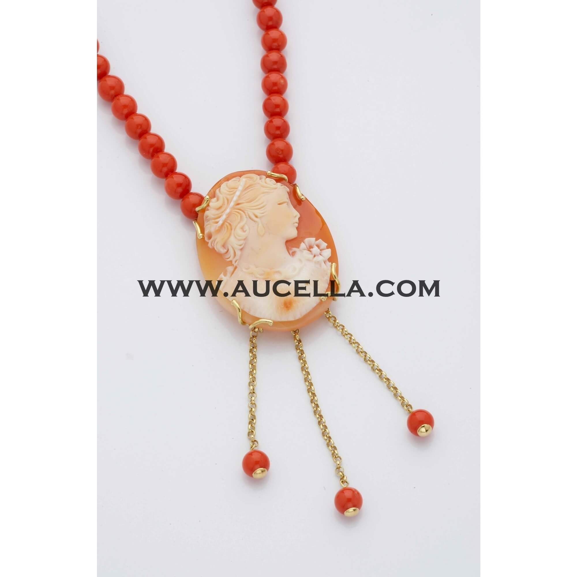 Collana in oro con corallo rosso e cammeo