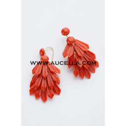 Earrings with coral set in gold 