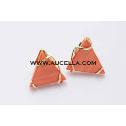 Earrings set in gold with coral triangle shape