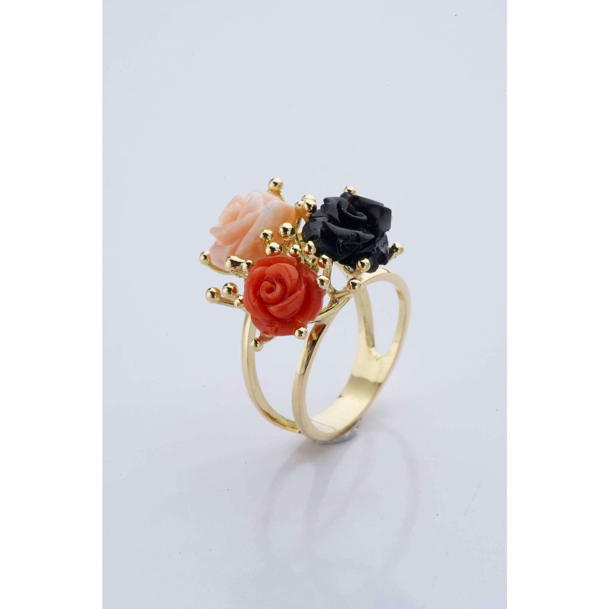 Coral ring with 3 roses