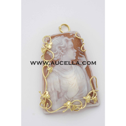 Cameo set in gold as pendant 